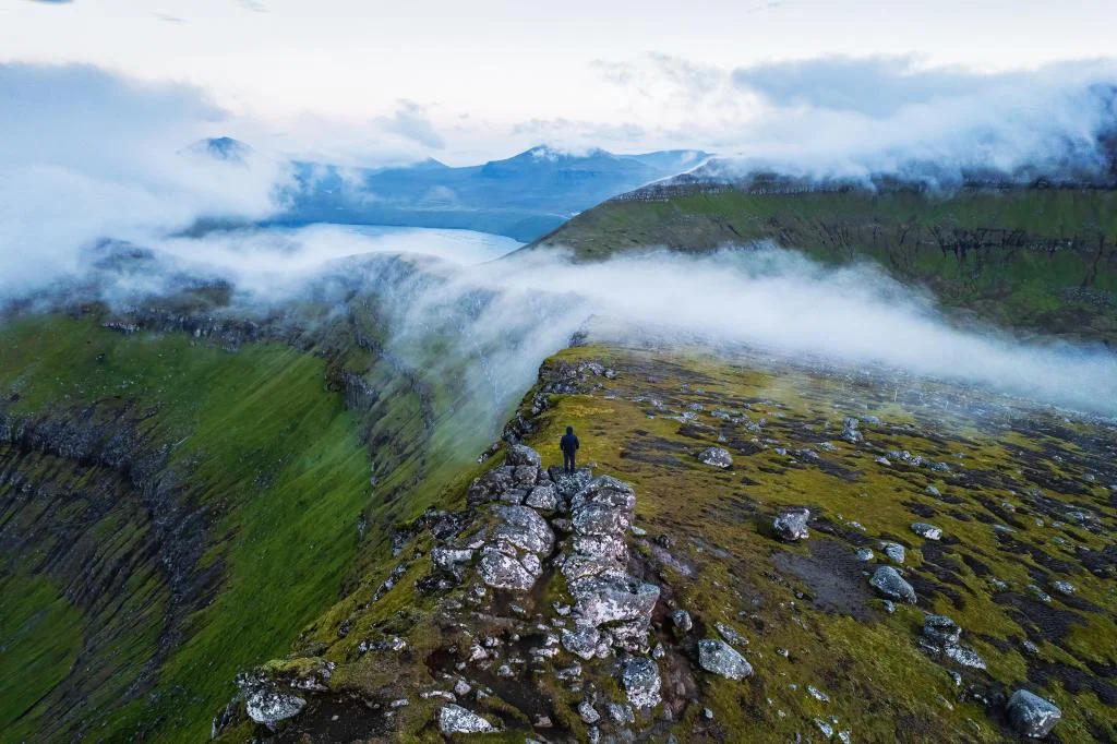 Fuglafjørður - Hellurnar - via Altarið