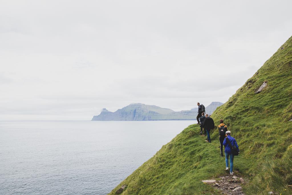 Hiking in Elduvík, Faroe Islands. Taken by Harriet av Gørðum.