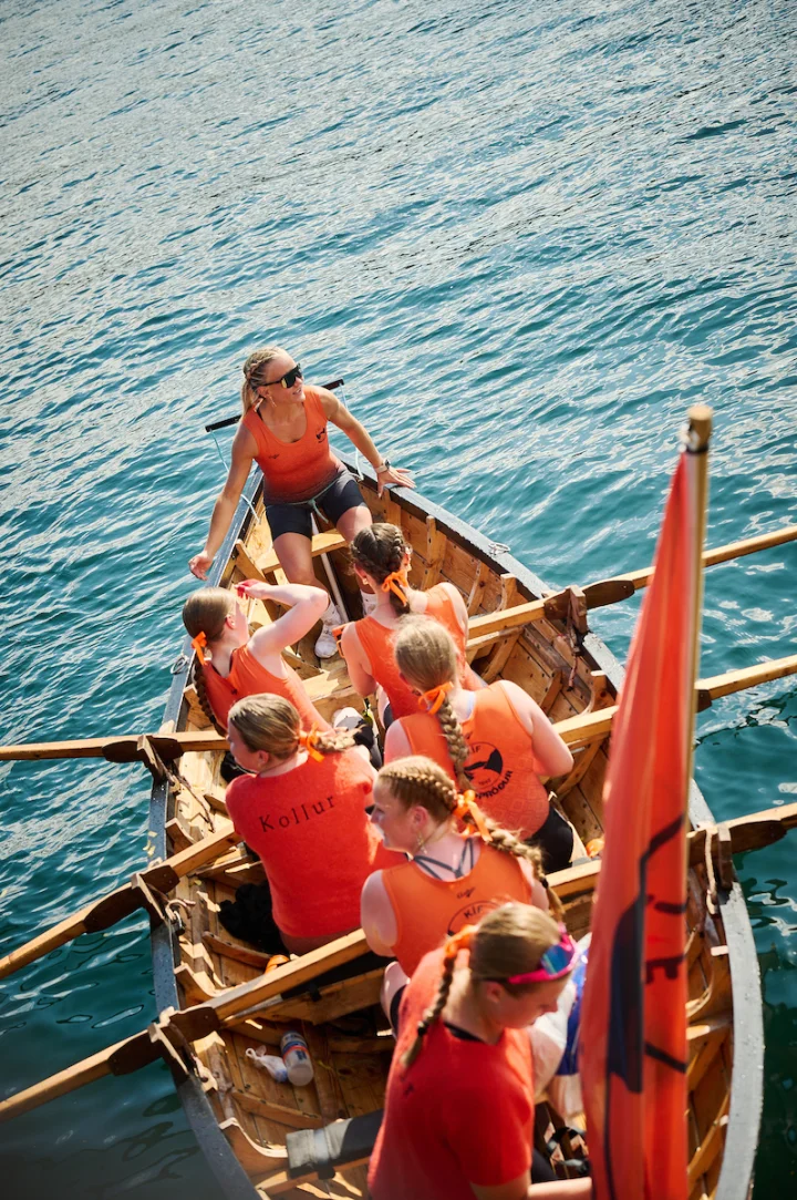 Faroese rowing at Sundalagsstevna