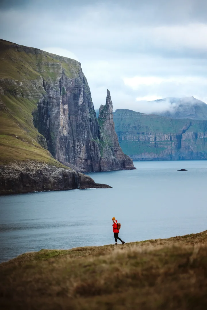 Hike with a veiw of Trøllkonufingur on Vagar island